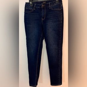 Curve Jean, Size 6.